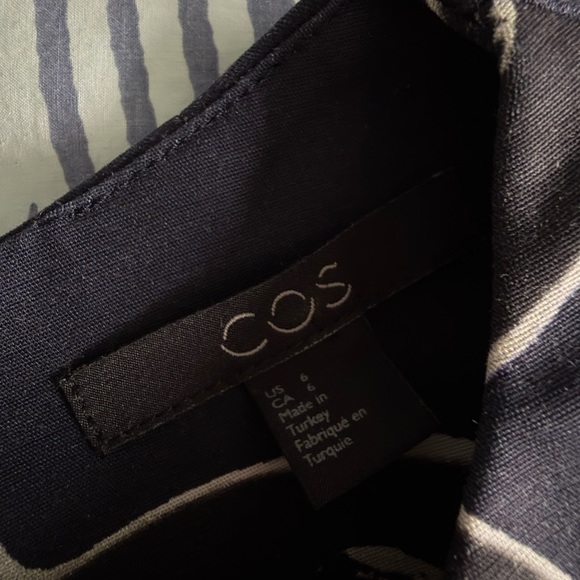 Cos short-sleeve midnight blue cotton shirt with black and gray detail - Picture 2 of 4